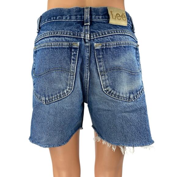 Lee Women's Blue High Waisted Medium wash Frayed Raw Hem Denim Jeans Shorts Sz M - Picture 3 of 4